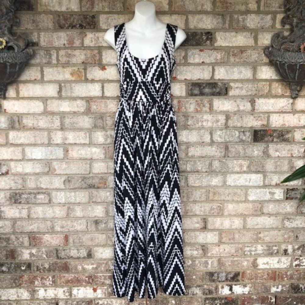 AB STUDIO BLACK WHITE MAXI DRESS AZTEC DESIGN
